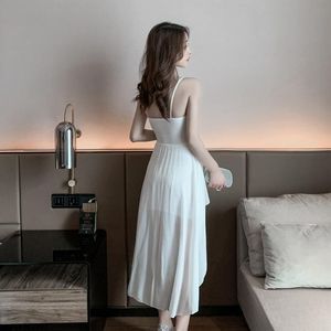 女闺蜜把我腿打开摸到尿失禁视频
